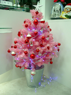 ピンク色のツリー